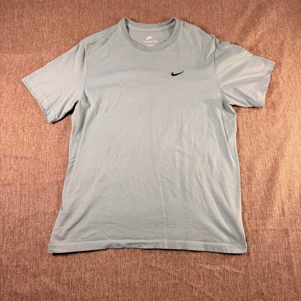 Nike Mens Essential Small Embroidered Swoosh T-Shirt Sage Green Size M